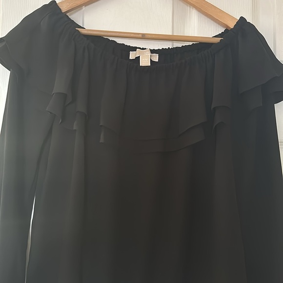 LIKE NEW Off the Shoulder Michael Kors Top - Picture 2 of 5
